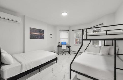 Constable Hook House | 5MIN walk NYC Train Massage Chair Sleeps 12Plus