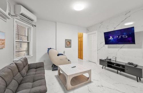 Constable Hook House | 5MIN walk NYC Train Massage Chair Sleeps 12Plus