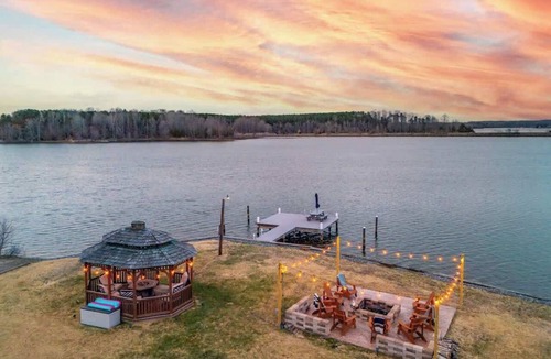 Aspen Hill House | 6 Bed, 180°View, Beach, Sleeps 16, HotTub, Game Rm