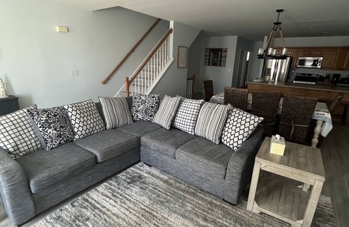 North Wildwood House | 6 bedroom 3.5 newly renovated townhome steps from the boardwalk/beach!