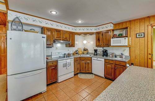 Speculator Cabin | 6 Mi to Ski Slopes: 'Oak View' Lakefront Home!