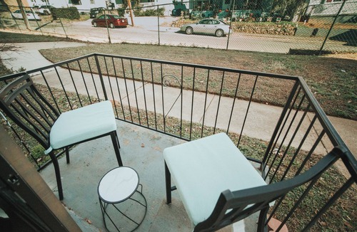 Downtown Apartment | 6 Mins Walk to Transfer Co Food Hall/Downtown #C
