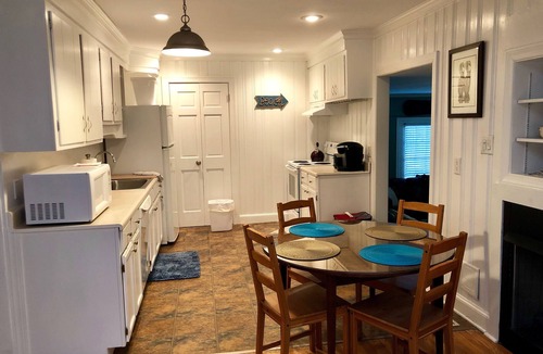 Northeast Virginia Beach Cottage | 60 Seconds 2 Beach (Duplex 2 of 2)