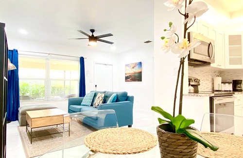 Victoria Park Apartment | 630A FLL Private Apt.- 1.5 mi to Beach & Las Olas