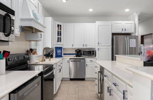 Whalehead Beach House | 632 Private Pool, Hot Tub, Billiards, and More!