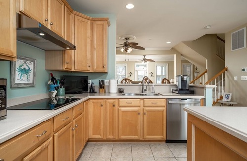 Sunset Island House | 67th St Townhome! Outdoor Pool, Gas Grill, Paddle Boards, FREE Linens/Towels