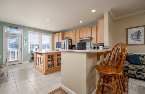 Sunset Island House | 67th St Townhome! Outdoor Pool, Gas Grill, Paddle Boards, FREE Linens/Towels