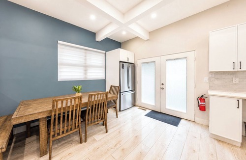 Roselle House | 6BR Family Retreat | Heated Pool | 30 Min to NYC