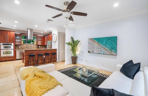 Miami Shores House | 6BR Lush Spacious Oasis Miami Shores, with Pool, BBQ & Billiards