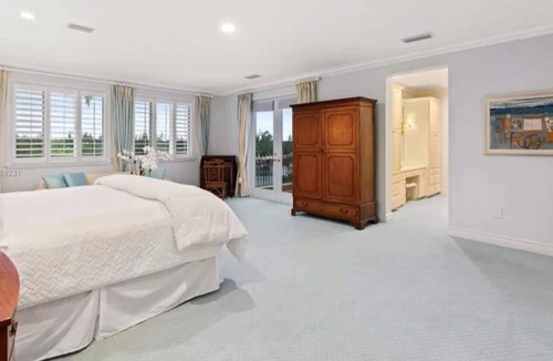 Northeast Miami House | 6BR Waterfront Mansion Oasis 5min from Miami Beach