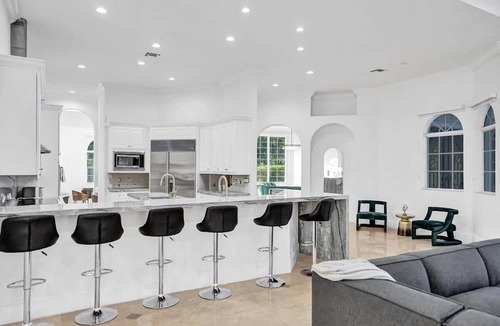 Davie House | 7000sf Mansion/Gameroom/Theater/Heated Pool
