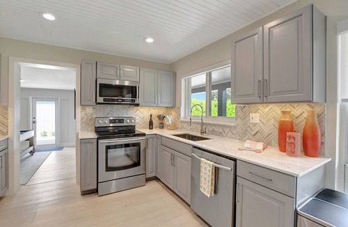 Boynton Beach House | 702B Lux Chapel Hill Beach Retreat: Heated Pool, Putting Green & Ping Pong Fun!