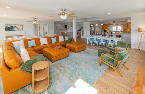 Sandbridge House | 7BR Bayfront|Pool, Hot Tub|EV|3 Kings|Sleeps 19