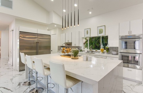 West Dixie Bend House | 8,100-Sq-Ft Parkland Estate w/Luxe Outdoor Oasis!