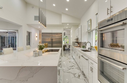 West Dixie Bend House | 8,100-Sq-Ft Parkland Estate w/Luxe Outdoor Oasis!