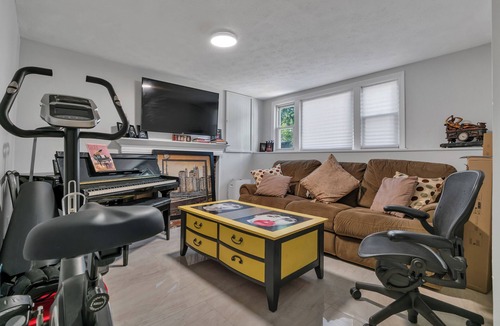 Foxboro House | 8 Min to Gillette, Private Floor, 2BR + Lounge, 2 Parking, World Cup 2026