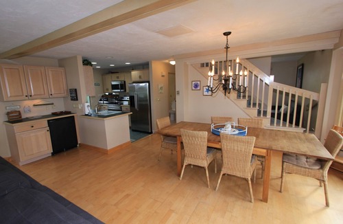 East Sandwich House | 8 The Gridiron