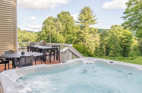 Hunter House | 8BR Luxury Retreat with Hot Tub, Games, & Fire Pit