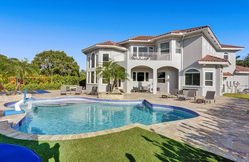 Plantation Villa | 8BR villa w/big backyard & gameroom
