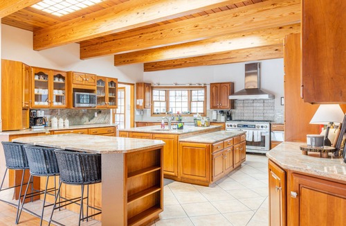 Hunter House | 8BR w/Hot Tub, Fire Pit, Gym Near Hunter/Windham Skiing