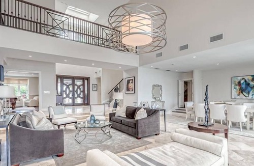 Harbor Beach Apartment | 9 Bedroom Single family 238861 by Houzlet