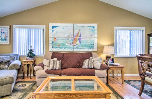 Ocean Pines House | 9 Mi to Ocean City Beaches: Retreat w/Patio