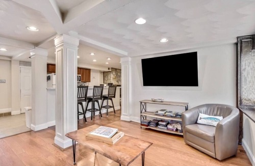 Willoughby Spit Cottage | 902.B Historical Beachfront Duplex Sauna, Fireplace Hot Tub, Beachfront Grilling & Kayaks