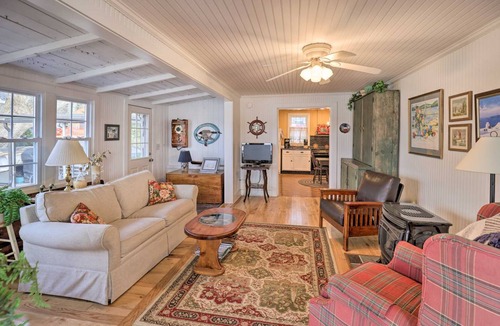 Canandaigua Cottage | 92 m² Cabin ∙ 2 bedrooms ∙ 6 guests
