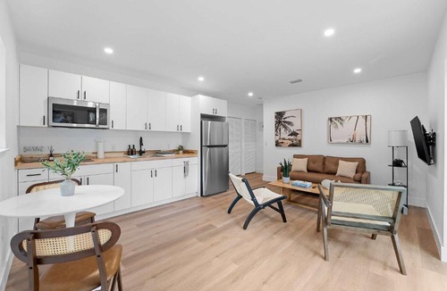 Victoria Park Apartment | 921 Apartment 1