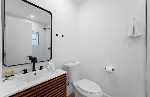 Victoria Park Apartment | 921 Apartment 1