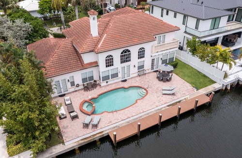 Tropic Isle House | 944 Managed by Brampton Park
