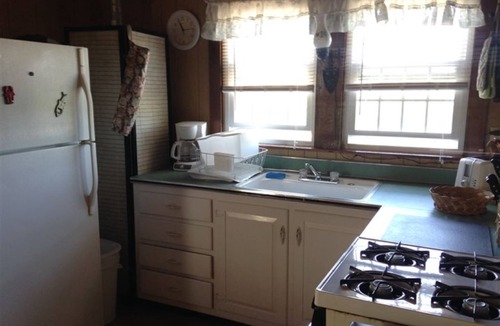 East Sandwich Cottage | 95 Salt Marsh- 3 BR Cottage @ private beach, pet-friendly w/AC, steps to shore!