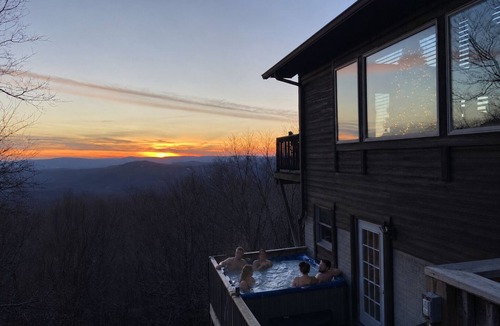 Edray Ski Chalet | 9BR/6BA Chalet at Snowshoe w/hot tub Game Room Mountain-top Views On-Call Van
