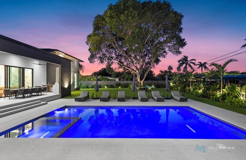 North Miami Beach House | 9BR Sophisticated Villa Ruby