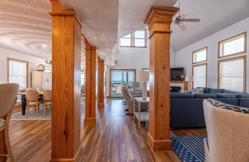 Kill Devil Hills House | A Big Catch - KDH MP 8.5, Oceanfront, Elevator, Pool, Hot Tub, Spacious 10 Bedrooms, Pets OK