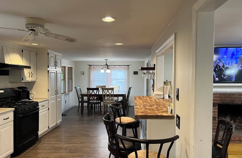 West Yarmouth House | A charm Cape house centrally located close to everything that Cape code offers
