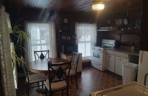 Indian Lake Apartment | A clean and cozy centrally located pet friendly rental .walk to all amenities