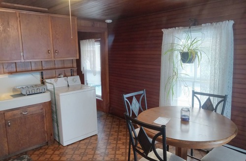 Indian Lake Apartment | A clean and cozy centrally located pet friendly rental .walk to all amenities