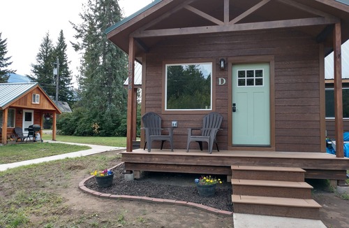 Columbia Falls Cabin | A cozy, affordable studio cabin close to Glacier Park, Flathead Lake and more!