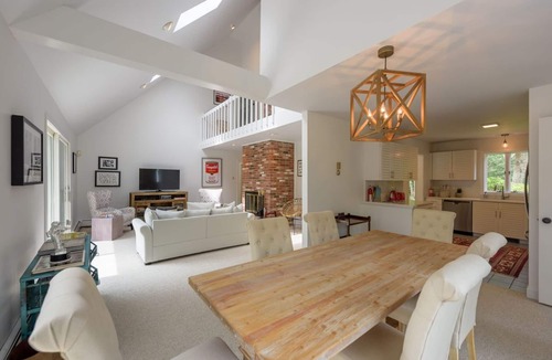 Vineyard Haven House | A NOSTALGIC SPACE! Your Martha's Vineyard Getaway!