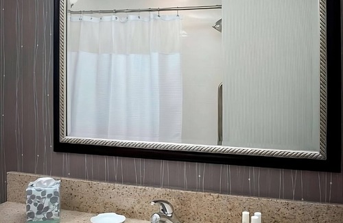 Newark Hotel | A short drive away from the University of Delaware Botanic Gardens! Pets Allowed