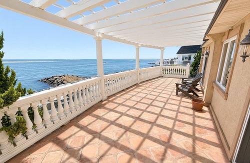 Anglesea House | A Stone`s Throw From Stone Harbor: REDUCED SEPTEMBER RATES
