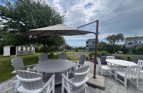 West Yarmouth House | A vacation steps from the beaches of Lewis Bay
