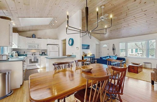West Chatham House | A well-appointed getaway near beach, Wifi, Gas grill, Fireplace