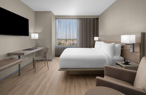 Ludlam Hotel | AC Hotel by Marriott Miami Dadeland