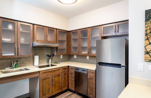 Hollywood Apartment | Accessible 2BR Suite w/Free Breakfast | Near FLL!