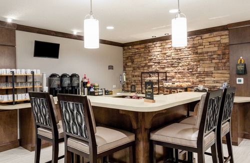 Hollywood Apartment | Accessible 2BR Suite w/Free Breakfast | Near FLL!
