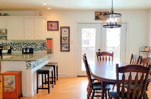 Chincoteague House | Accomac Apple - Spacious , close to town LINENS AND TOWELS PROVIDED , Patio