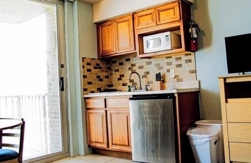 North Wildwood Hotel | Acropolis Oceanfront Resort