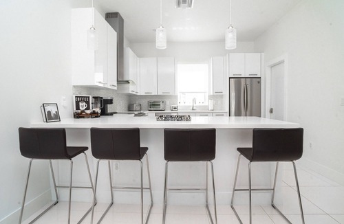 Pompano Beach House | Across the Ocean few steps to beach contemporary 3 Bedroom 3 1/2 Baths townhouse